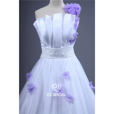Laatste gerolde sjaal met paarse handgemaakte bloemen bruids jurk met leverancier