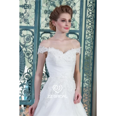 Neue Ankunft weg von der Schulter-Schatz-Ausschnitt Spitze appliqued zerzauste Hochzeitskleid Hersteller