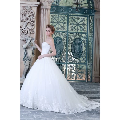 New arrival pure white lace appliqued sweetheart neckline wedding dress made in China