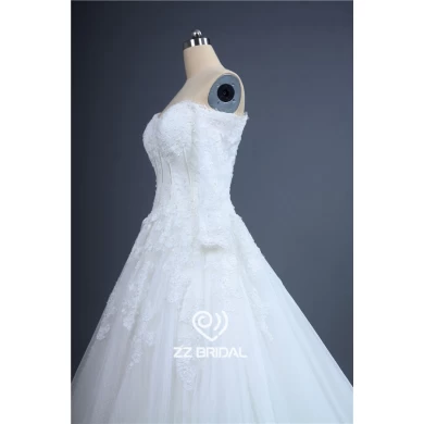 Nieuwe stijl met lange mouwen off shoulder kralen kant geappliceerd A-lijn bruids jurk