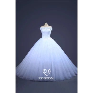 الأميرة نمط الكتف قبالة قارب العنق فستان الدانتيل appliqued الديكور الكرة ثوب الزفاف الصين
