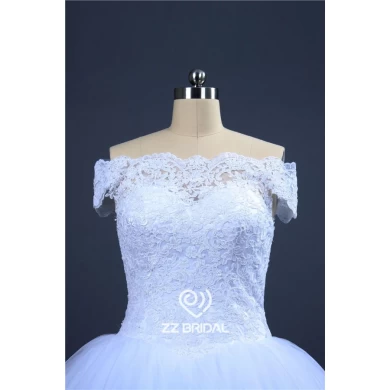Princess style off shoulder boat neckline lace appliqued ball gown wedding dress China