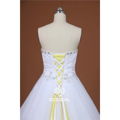 Top de encaje con cuentas apliques escote corazón vestido de novia A-Line con cordones de color amarillo