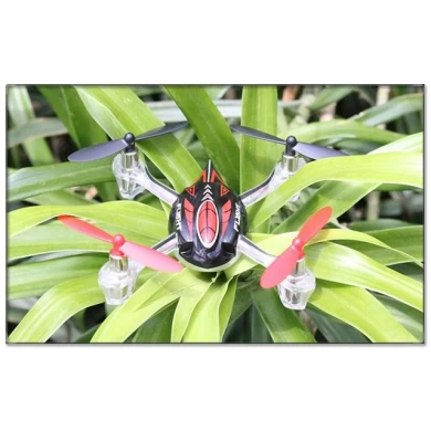 2.4G wl jouets quadcopter avec 6 axes gyroscope 3D vol stable