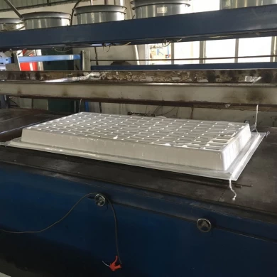 China Kundengebundene schwarze weiße ABS-HÜFTEN Plastik 3x6 4x6 4x8 Wasserkultur-NFT-Behälter Hersteller