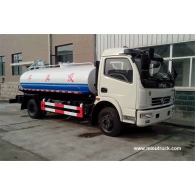China famosa marca Dongfeng 4x2 camión de succión de aguas residuales camión de succión fecal
