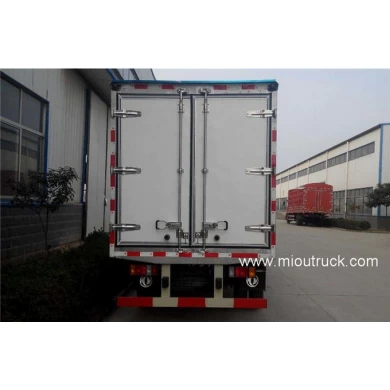 Dongfeng 140 hp 4X2 mini refrigerator box truck for sale