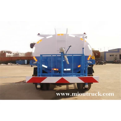 Dongfeng 4x2 8m³ agua camión cisterna para la venta