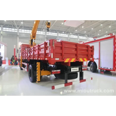 Dongfeng 4x2  mini truck mounted crane