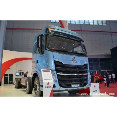 Dongfeng Chenglong H7 8 * 4 320HP Tractor Truck