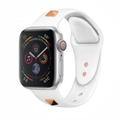 Bandes de montre intelligente de sport de remplacement de silicone souple de rivet CBAW21 pour Apple Watch