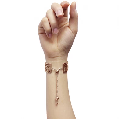 Mesdames bijoux Bangle édition en acier inoxydable Floral évider bracelet montre bracelet