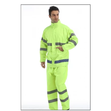 Mode-Design Wasserdichte Jacke mit Kapuze PVC-Polyester-Regenmantelanzug