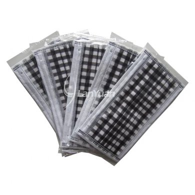 Single Piece Package Black and White Big Checked Pattern Ear Loop Face Mask