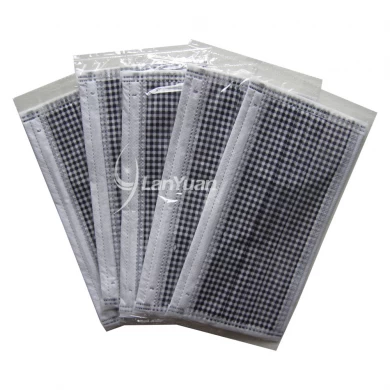 Single-Piece Package Black and White Small Checked Pattern Face Mask