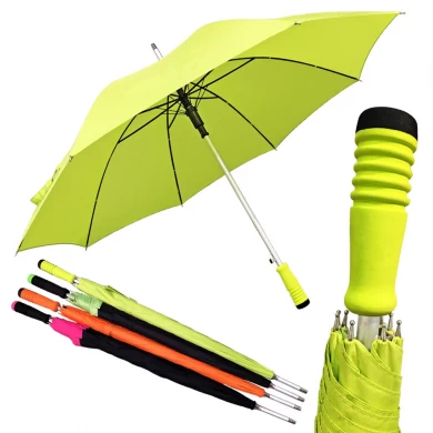 Paraguas recto de aluminio de la manija del color del partido de la promoción de la publicidad del golf de la luz del eje
