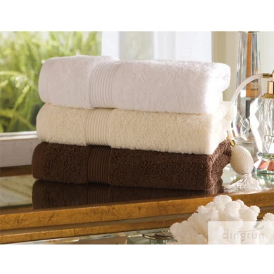 hotel de luxo em conjunto de toalhas