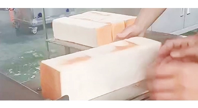 Bread De-crusting Machine