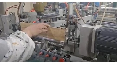 Clavado con punzón en ambos extremos de las persianas macizas