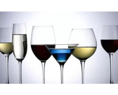 A crystal wine glass is different from a glass wine glass