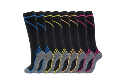 Un fabricant spécialisé s'efforce de répondre à la demande mondiale de chaussettes de compression médicales personnalisées