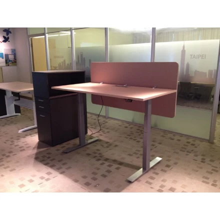 الصين 2 motors Height Adjustable Office Desk الصانع