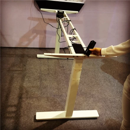 الصين China Hot Sale Electric Height Adjustable Desk Frame Sit Stand Desk Height Adjustable Desk الصانع