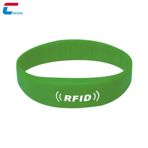 中国 批发定制水上乐园 RFID 手环防水 NTAG 213 硅胶腕带 制造商