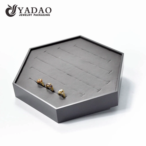 2017 Winter New Series---Slant hexagonal grey leatherette&velvet ring display with slots for displaying rings in your showroom.
