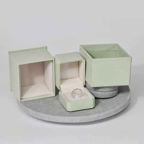 Hot sale new style design snake crocodile skin textured covered jewelry ring box