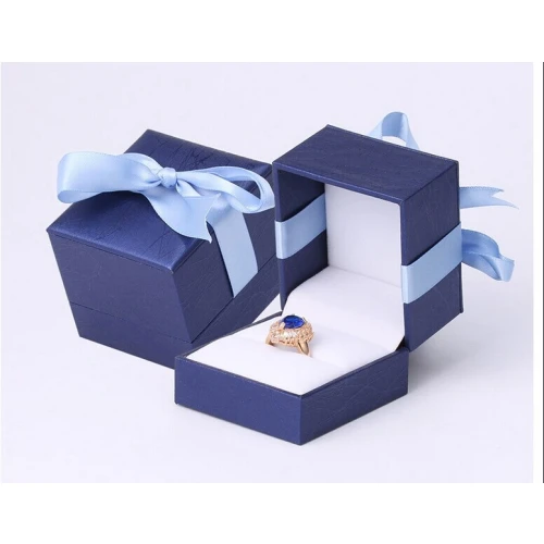Professional caixa de jóias oferta personalizada de fábrica de papel de toque suave logotipo da caixa de jóias embalagens de plástico fabricante anel de casamento Brinco Box