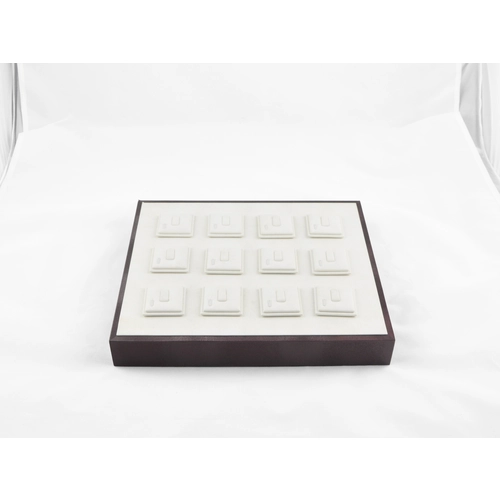 China Yadao Manufacture Pu Leather Cover Magnet Jewelry Showcase Ring Tray Display manufacturer