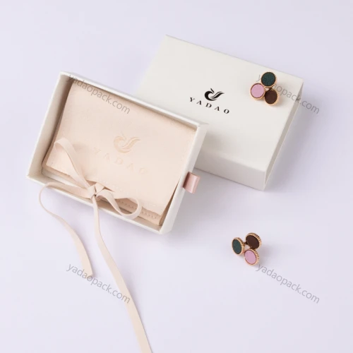 Yadao Newest Suede microfiber jewelry pouches with velvet foam insert pad and box