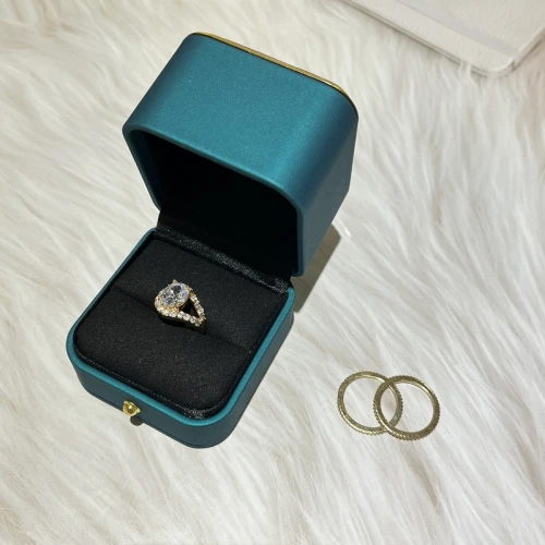 Yadao luxury plastic box jewelry packaging box for ring round corner plastic with button