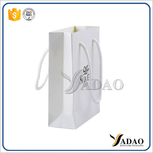 haute qualité en gros coup de resuable et portable sac papier sac shopping