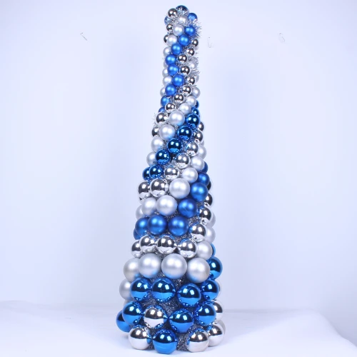 China Handmade Christmas Tree with christmas balls for Holiday or Home Decorations manufacturer