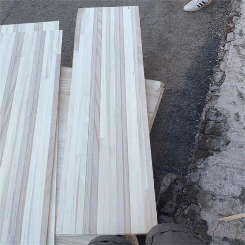poplar with paulownia snowboard wood cores