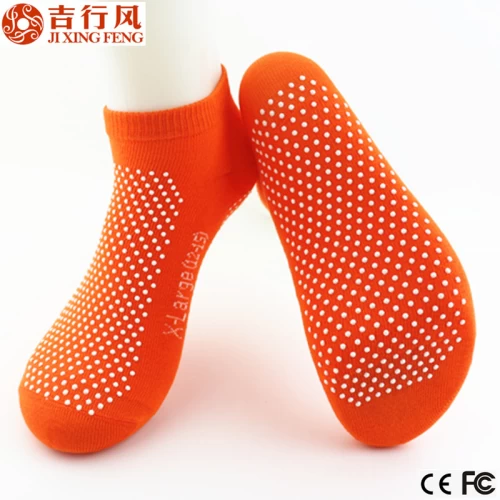 China professional OEM socks factory, bulk wholesale non slip socks with silicone dot