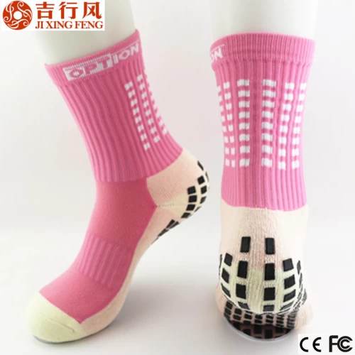 bulk wholesale different colors of anti slip mid-calf sport socks