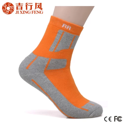 厚い綿ソックス工場卸売カスタマイズされたロゴ染料コットンソックス中国