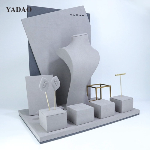Nová kolekce módních šperků design show display rekvizity prsten náhrdelník luxusní světle šedá full display set