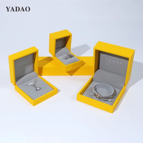 China 2024 classic style long lasting diamond yellow ring necklace jewellery store packaging box manufacturer