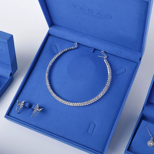 porcelana Personalizar la joyería de calidad Caja de envasado del collar de la caja de plástico de la caja de plástico de microfibra fabricante