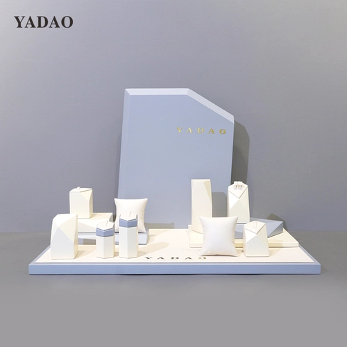 China lacquer painting wooden jewelry display window jewelry display set pu leather jewelry display props manufacturer