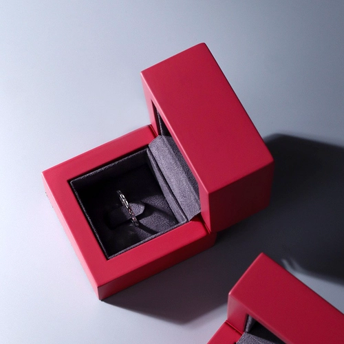  Passen Sie Lack Painting Painting Holzkasten Schmuckverpackung Ringbox Clip Box an