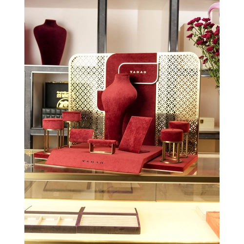 China Luxury Maroon Velvet Jewelry Display Set Window Display Props jewelry Stands in Store and Exhibition manufacturer