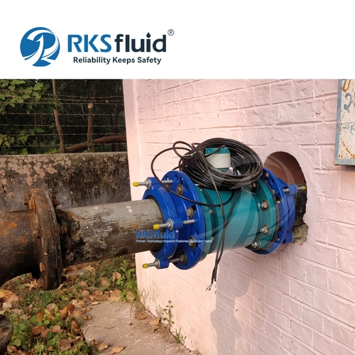 China ANSI 150 Universal Rohrflanschadapter 350 mm PN16 für HDPE -Rohr Hersteller