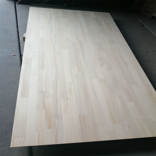 Cina Pannello per giunti a dita in legno lamellare incollato con bordo in puro paulownia massiccio all'ingrosso produttore