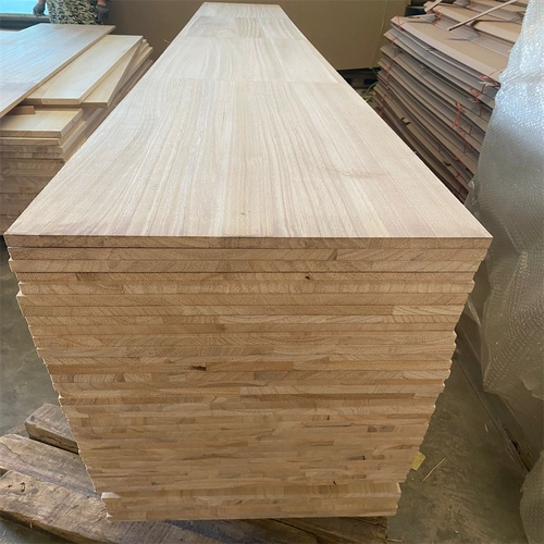 Cina Giunto a pettine in legno di paulownia, lunghezza 3250 mm, per l'uso sul telaio della porta produttore