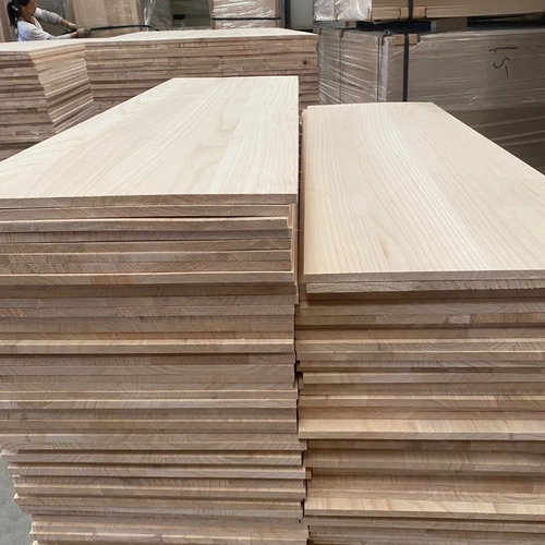 Bords de bandes de bois de paulownia de 200 mm de large collés ensemble pour les noyaux en bois de wakeboard et de kiteboard